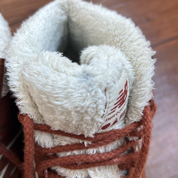 Women’s New Balance Sherpa Lined Hiking Boots - Picture 4 of 7